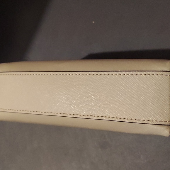 Michael Kors  mini zip nylon travel pounch. - Picture 4 of 8